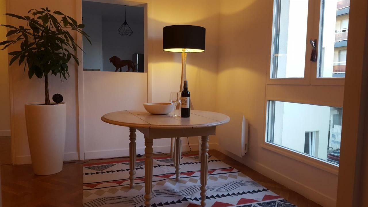 Votre Escale - Le Globe Trotteur Apartment Niort Exterior photo